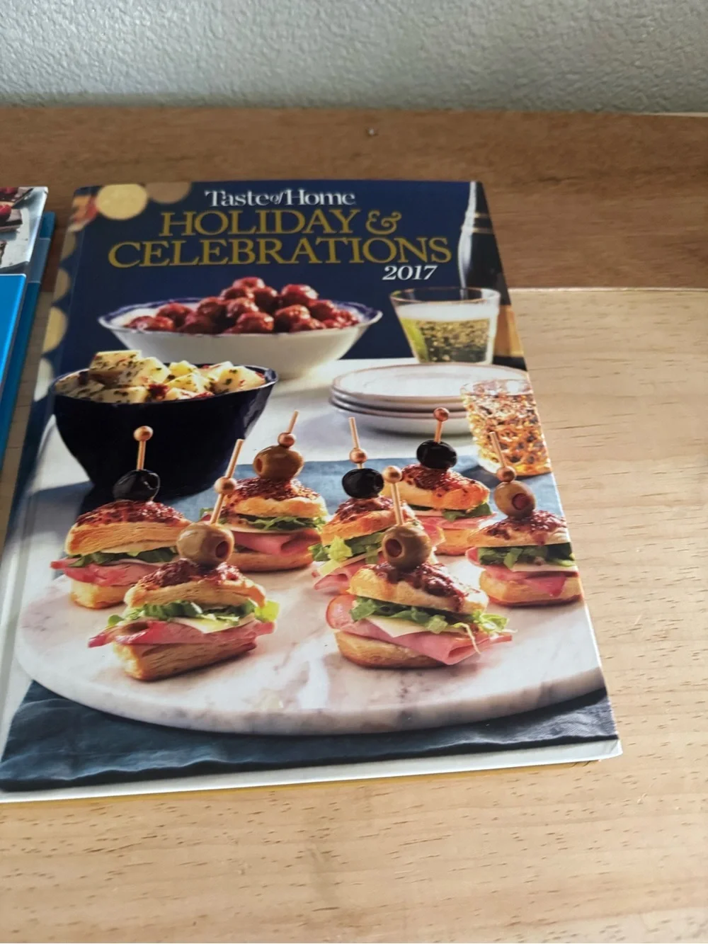 TASTE OF HOME  Quick Cooking & Holiday Celebrations Cookbooks 2017 edition